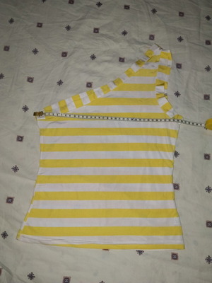 One-shoulder striped yellow and white elastic blouse like new, size XS