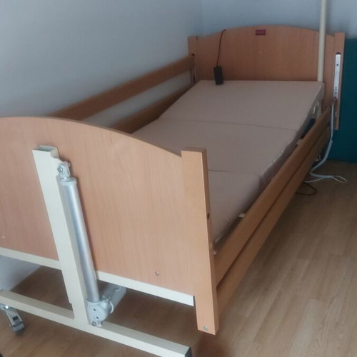 Taurus Bariatrik electric hospital bed like new
