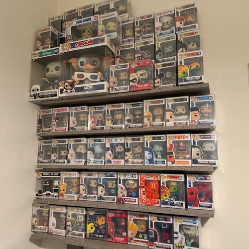 Funko Pop collection 59 pieces like new with large size