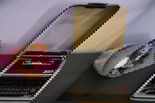 Olivetti Letter DL χειροκίνητες γραφομηχανές πλήρως λειτουργικές με θήκη