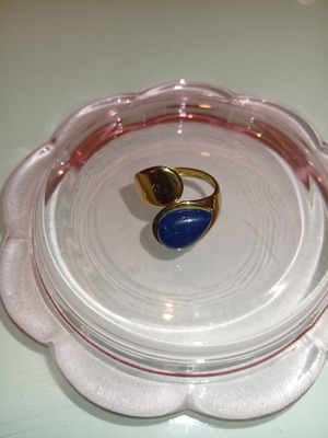 Ring gold stainless steel with blue stone new