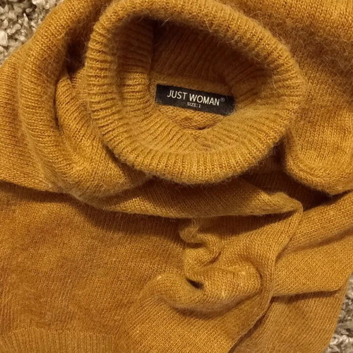 Just Woman fluffy brown pullover size S like new