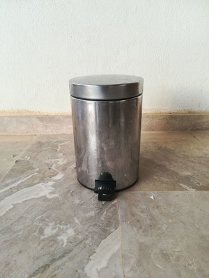 Stainless steel small trash bin new with foot pedal