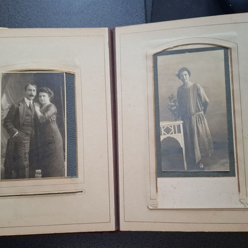 Antique Victorian photo album used, 31 authentic photos (1890-1940)