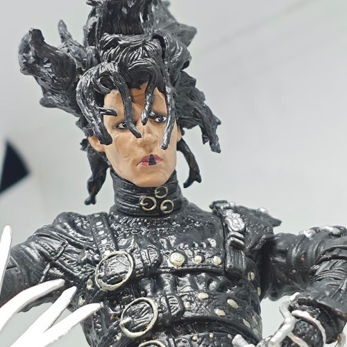 Edward Scissorhands collectible figure 18cm like new