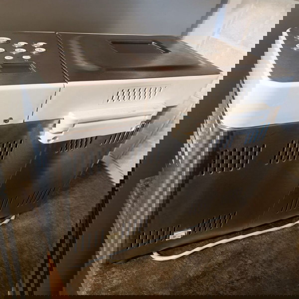 Αρτοπαρασκευαστης Kenwood ελάχιστα χρησιμοποιημένος BM350