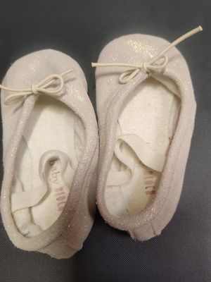 Baby Bloch leather baby ballerinas with glitter, like new, 6-12 months