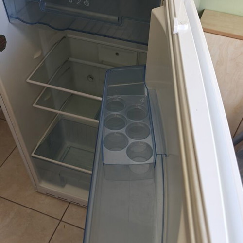 Pitsos No Frost two-door refrigerator 170x60 cm