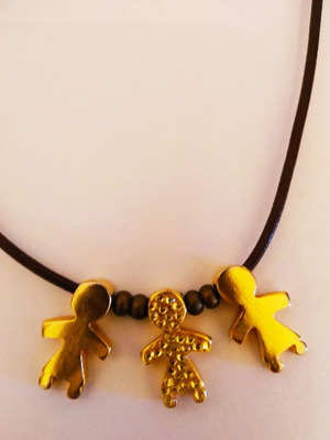 Necklace with three female figures like new