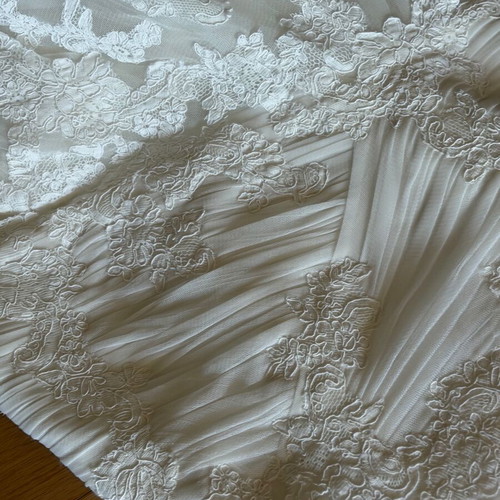 Pronovias wedding dress used, lace and French tulle, sizes 36-38