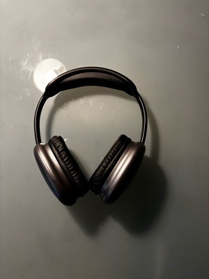 Music sound headphones Bluetooth like new
