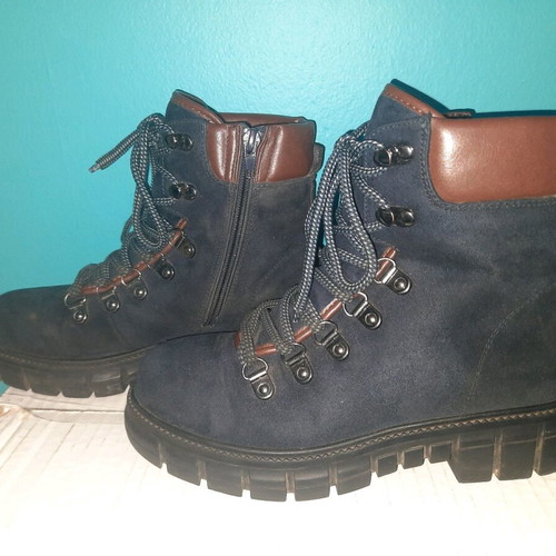 Women's suede boots like new, size 36, black and brown