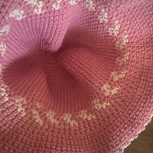 Knit beach hat new, white and pink, size M