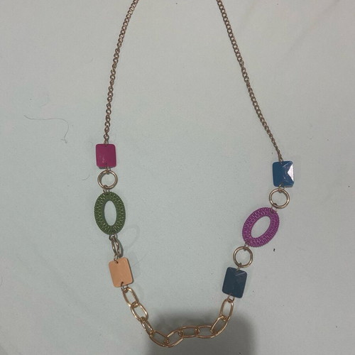 Necklace like new, multicolored