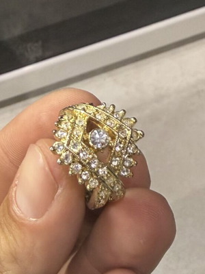 Gold ring 18 carat like new