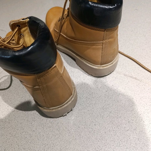 Camel boots used, men's size 42