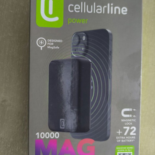 Cellularline Powerbank with 10000 mAh MagSafe wireless charging new