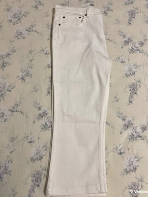 Zara white cropped jeans with rips like new, size 44