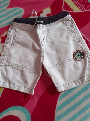 White bermuda shorts for 5-year-old boy like new, elastic waist