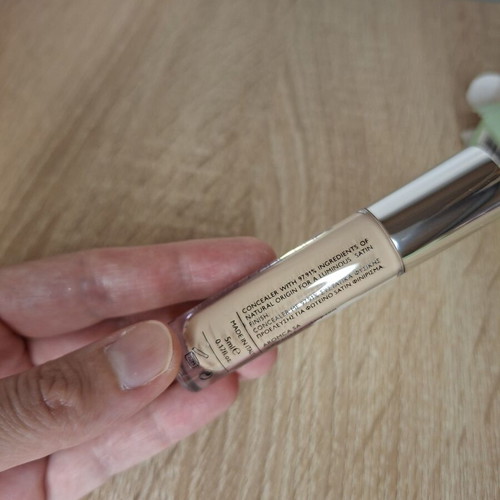 Erred Due Lumi Touch Concealer No 301 Fair Beige new