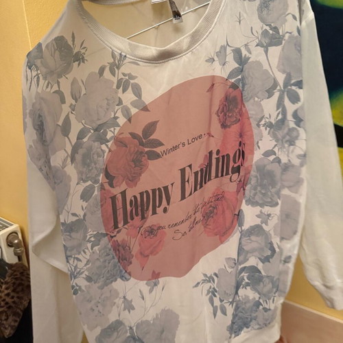 H&M Women’s Happy Endings Blouse like new, floral design
