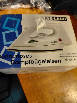 Art Land cordless iron new