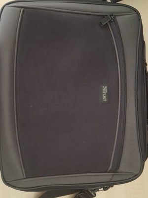 Laptop bag Trust like new, black and gray