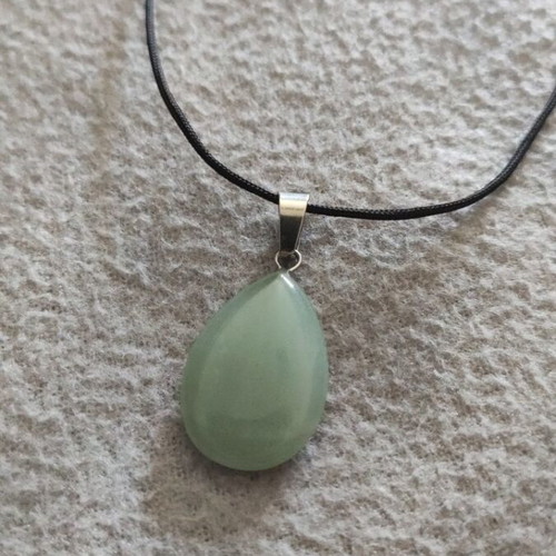 Green aventurine necklace new with green aventurine motif