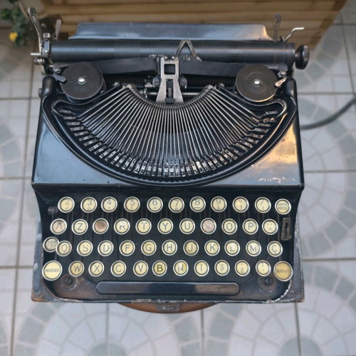 Remington Portable typewriter used, with cover, USA 1920-1930