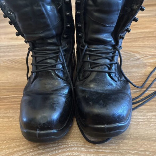 Military boots size 43