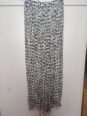 Wide summer pants with pockets Bershka like new, black and white, size M