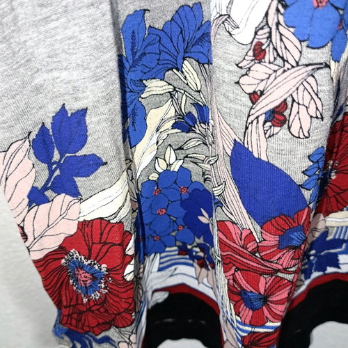 Liz Claiborne Grey Blouse with Floral Design Like New, Size L