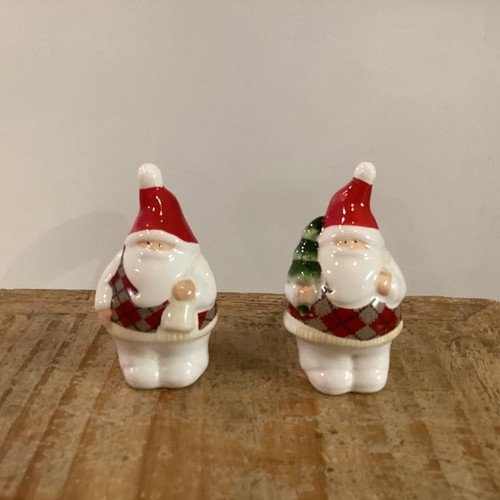 Christmas salt and pepper shakers unused, set of 2