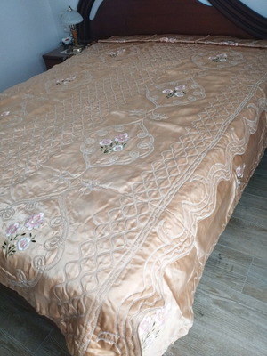 Vintage bridal quilt set with caramel pillow satin champagne