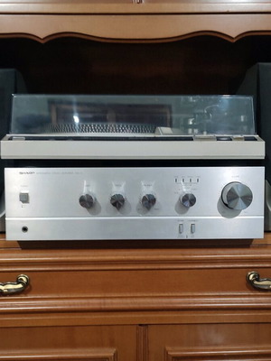 Sharp ενισχυτής SM-21, πικάπ Technics SL-210, Philips ηχεία FB 318D PH μεταχειρισμένα