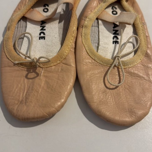 Ballet shoes like new size 29