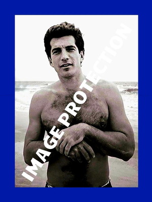 Φωτογραφία John Kennedy Jr 20x24 εκ. καινούργια από αρχείο περιοδικού
