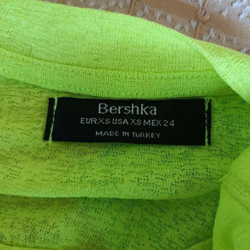 Crop T-shirt Bershka neon green size XS like new