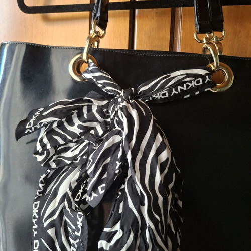 DKNY shoulder bag large black patent leather used with scarf in very good condition