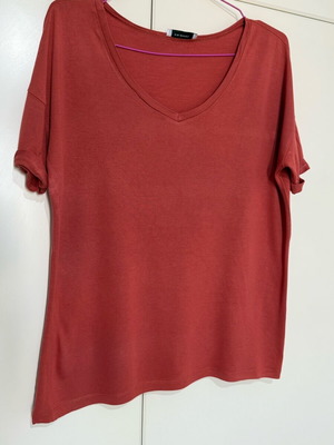 Coral T-shirt Pink Woman small wide fit like new