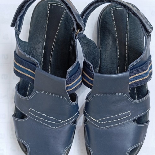 Shooz men's sandals size 41, like new, dark blue leather