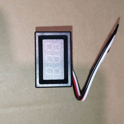 Car voltmeter new, red, 33mm x 21mm
