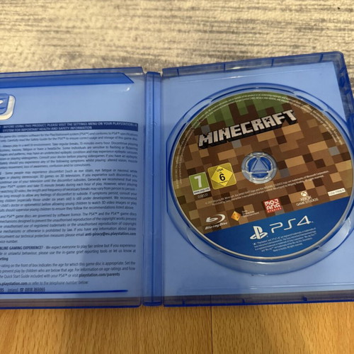 Minecraft PS4 game, non-functional
