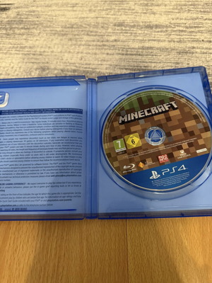 Minecraft PS4 game, non-functional