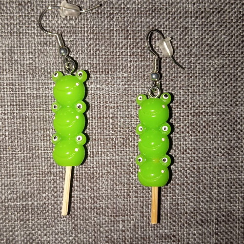 Frog Earrings Straw Like New