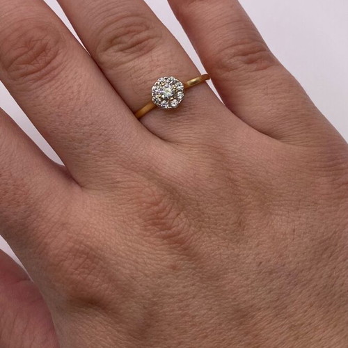 Gold 9K ring with zircon stones new