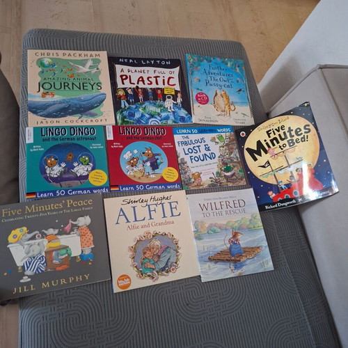 English children's books pack of 40 like new