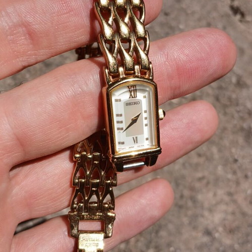 Seiko vintage Y150-5V90 wristwatch like new, gold bracelet 48R0-ZJ