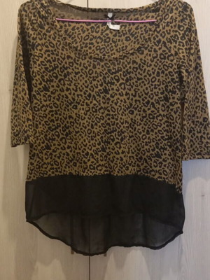 Stradivarius animal print blouse like new, size M