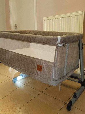Bebestars Next To Me baby cot like new with Grecostrom mattress